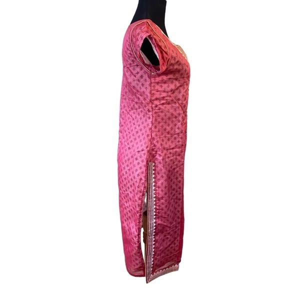 Pink Embroidered Traditional Kurta Tunic - Picture 4 of 16